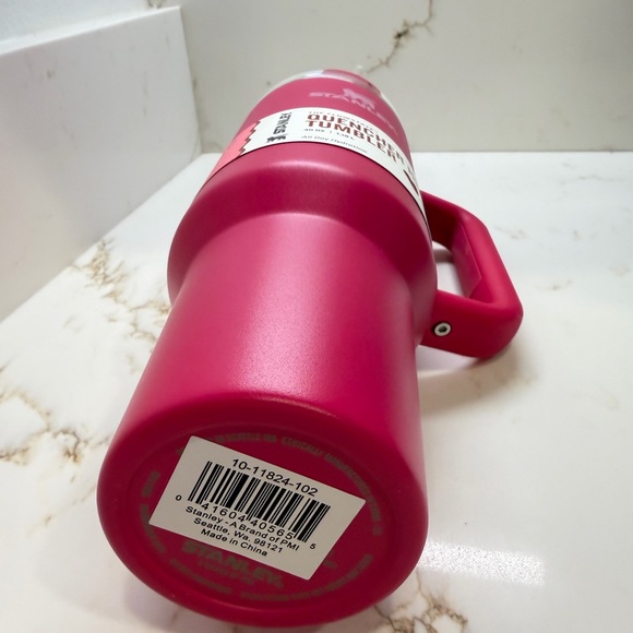 Stanley Quencher H2.0 Tumbler - Vibrant Red - Picture 4 of 4